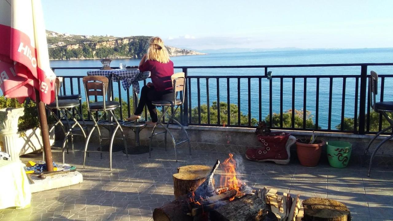 City Hostel Albergue Himare